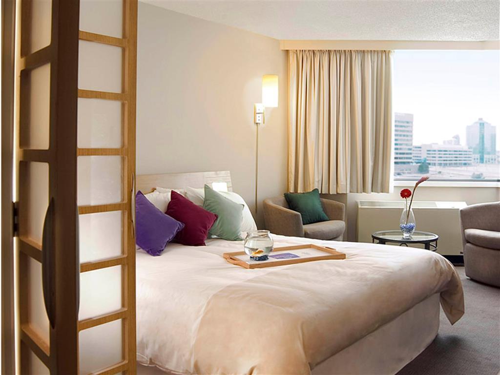 Novotel Toronto North York Екстериор снимка