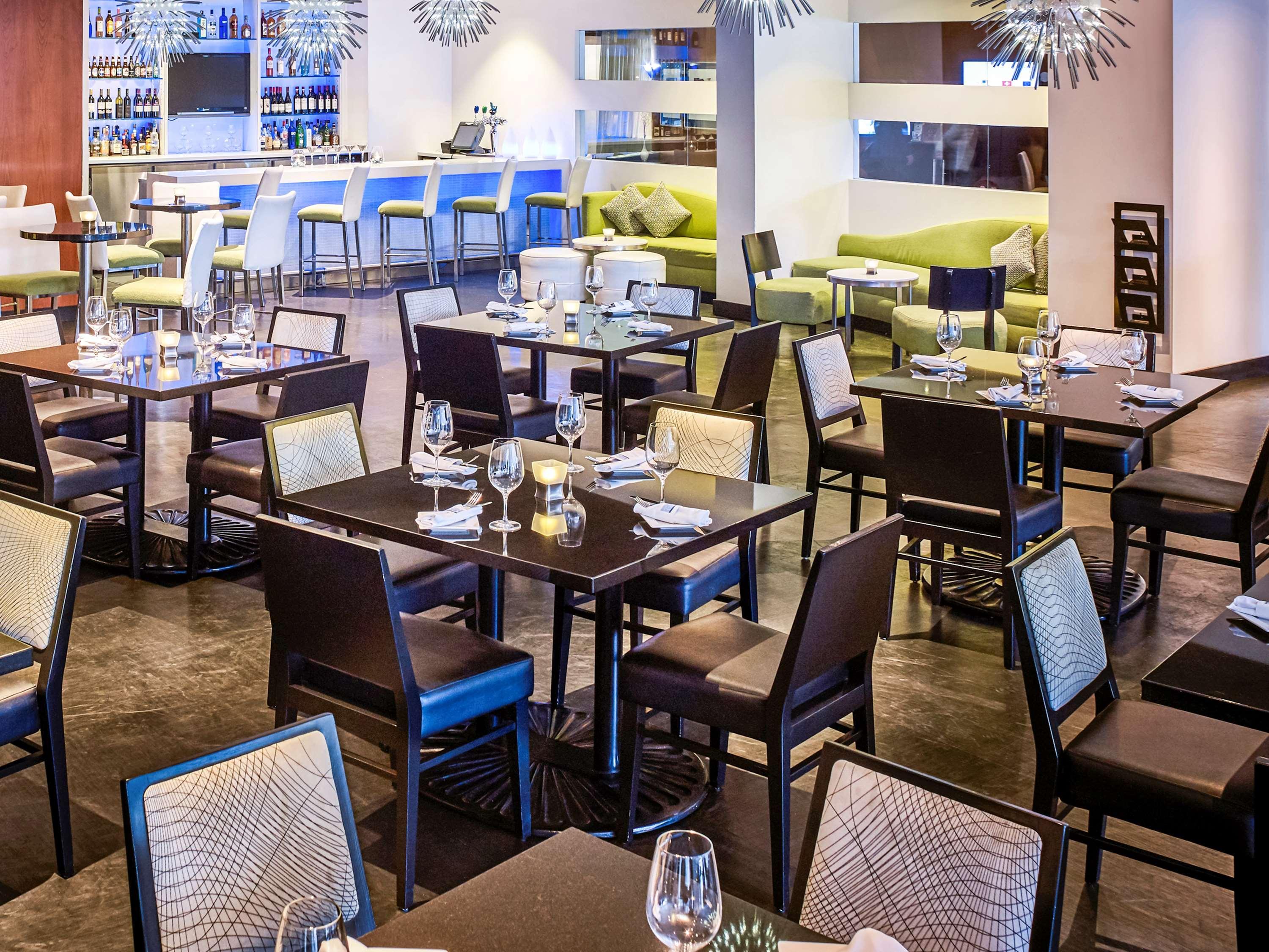 Novotel Toronto North York Екстериор снимка