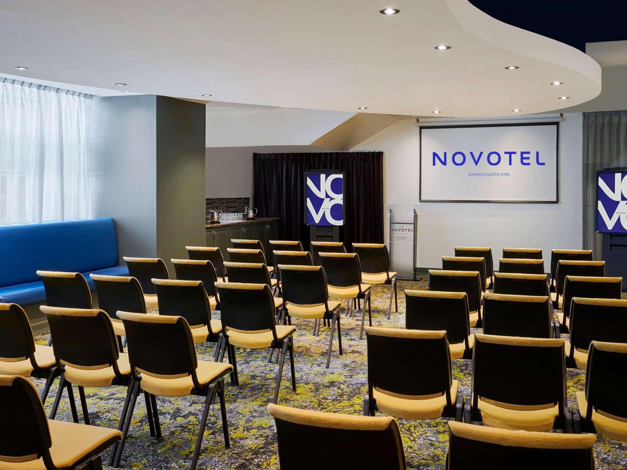 Novotel Toronto North York Екстериор снимка