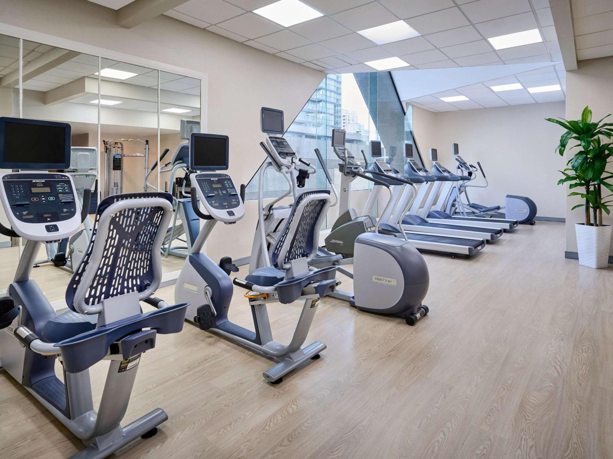 Novotel Toronto North York Екстериор снимка