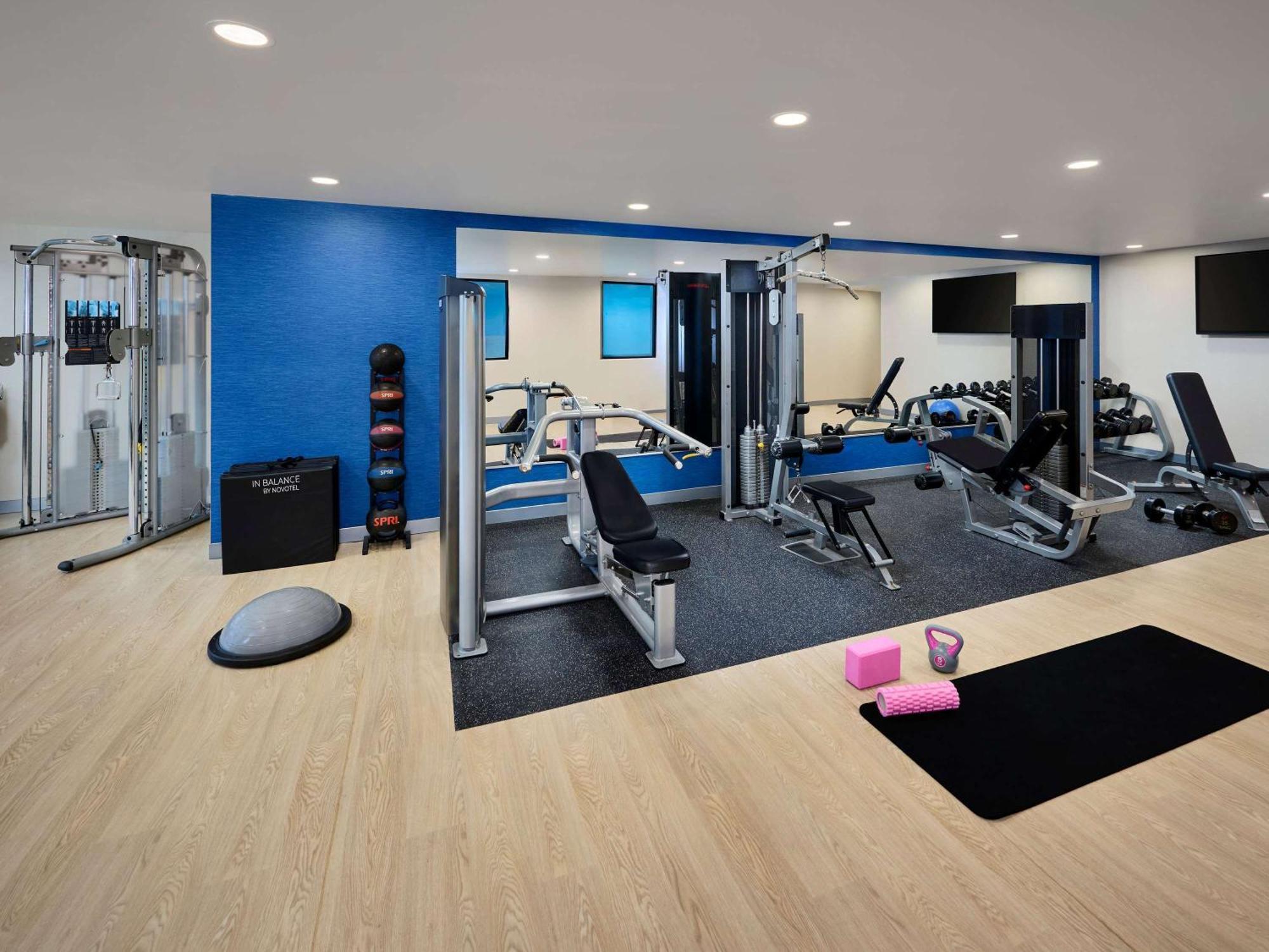 Novotel Toronto North York Екстериор снимка