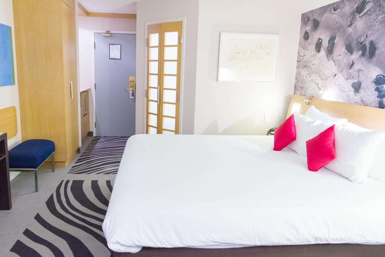 Novotel Toronto North York Екстериор снимка