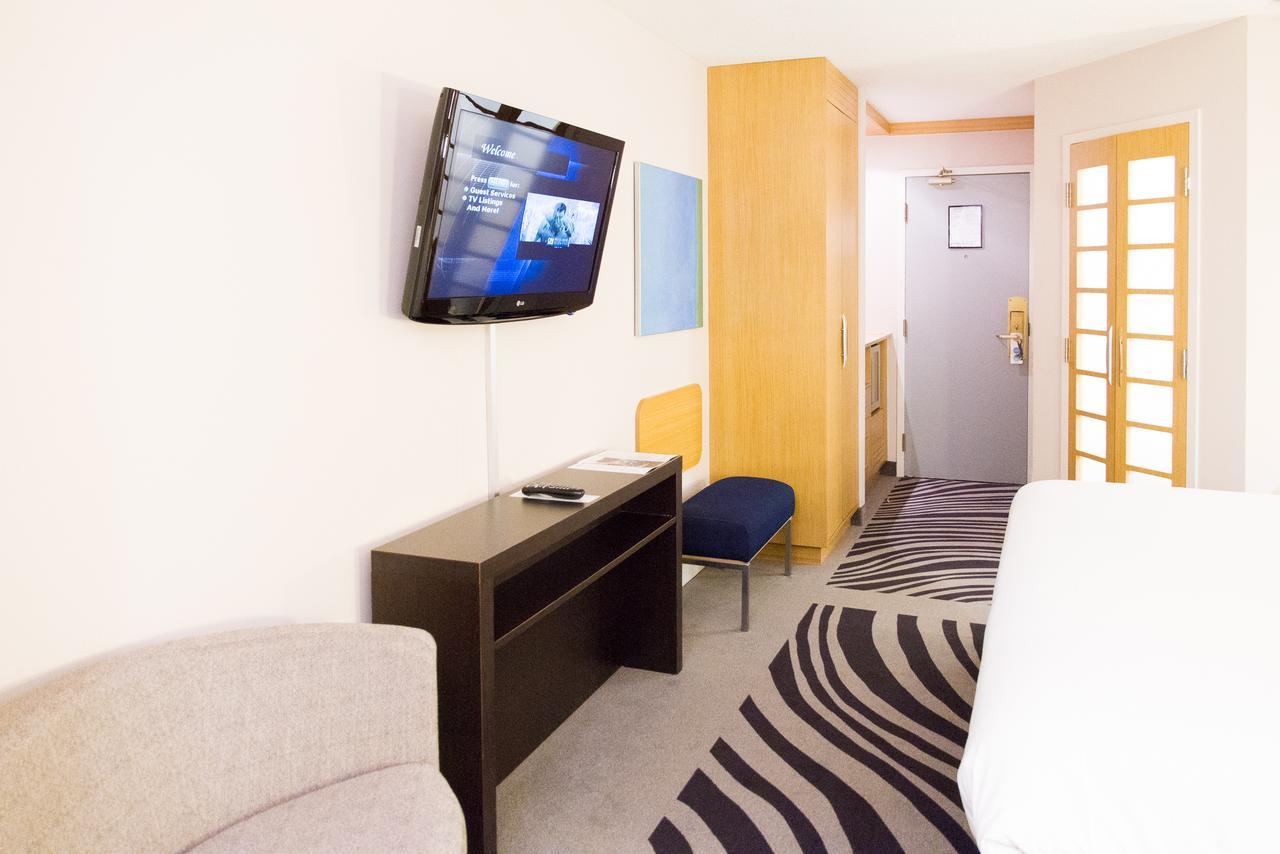 Novotel Toronto North York Екстериор снимка