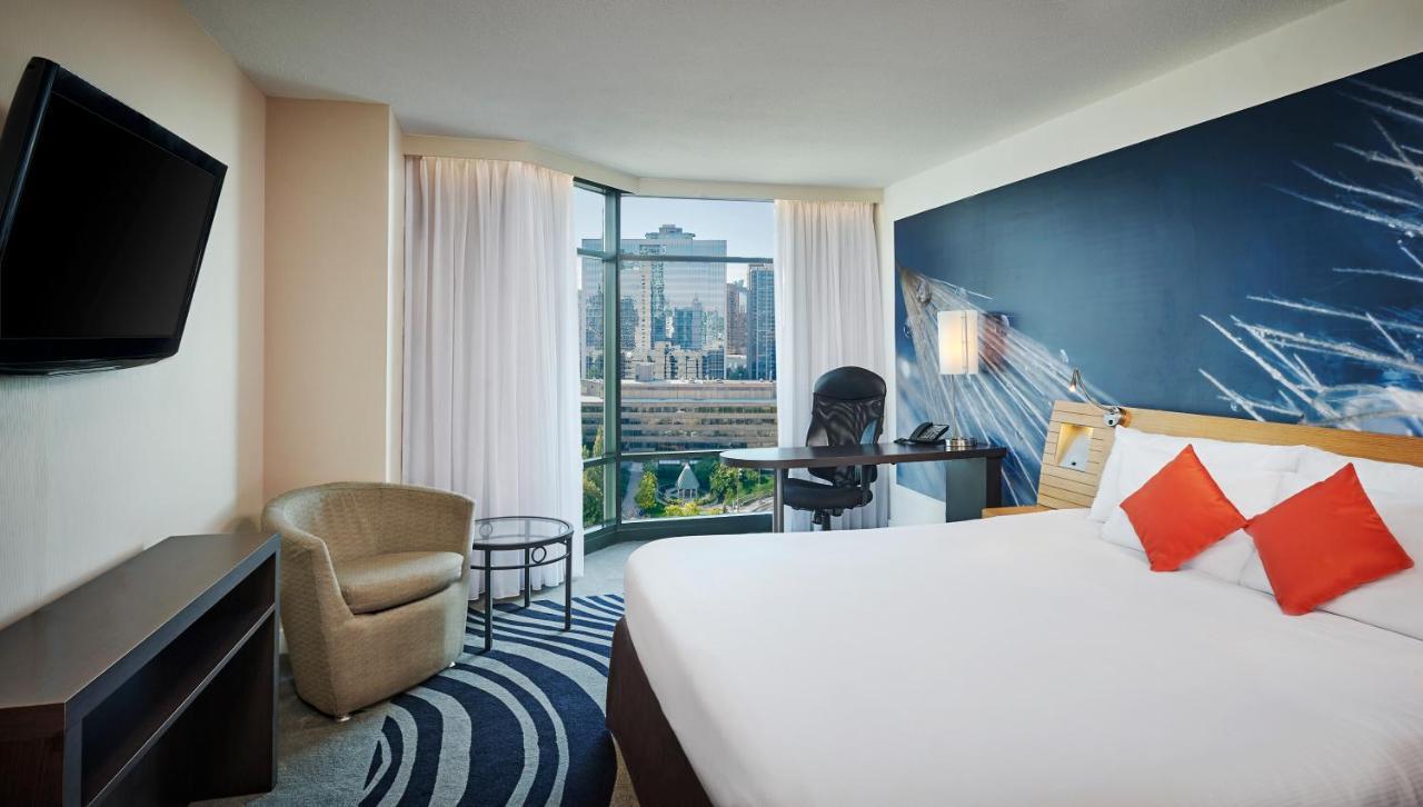 Novotel Toronto North York Екстериор снимка